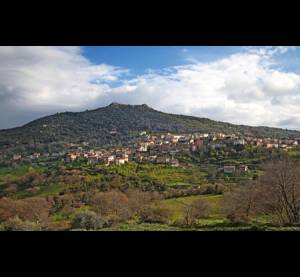 Veduta di Teti da Nord